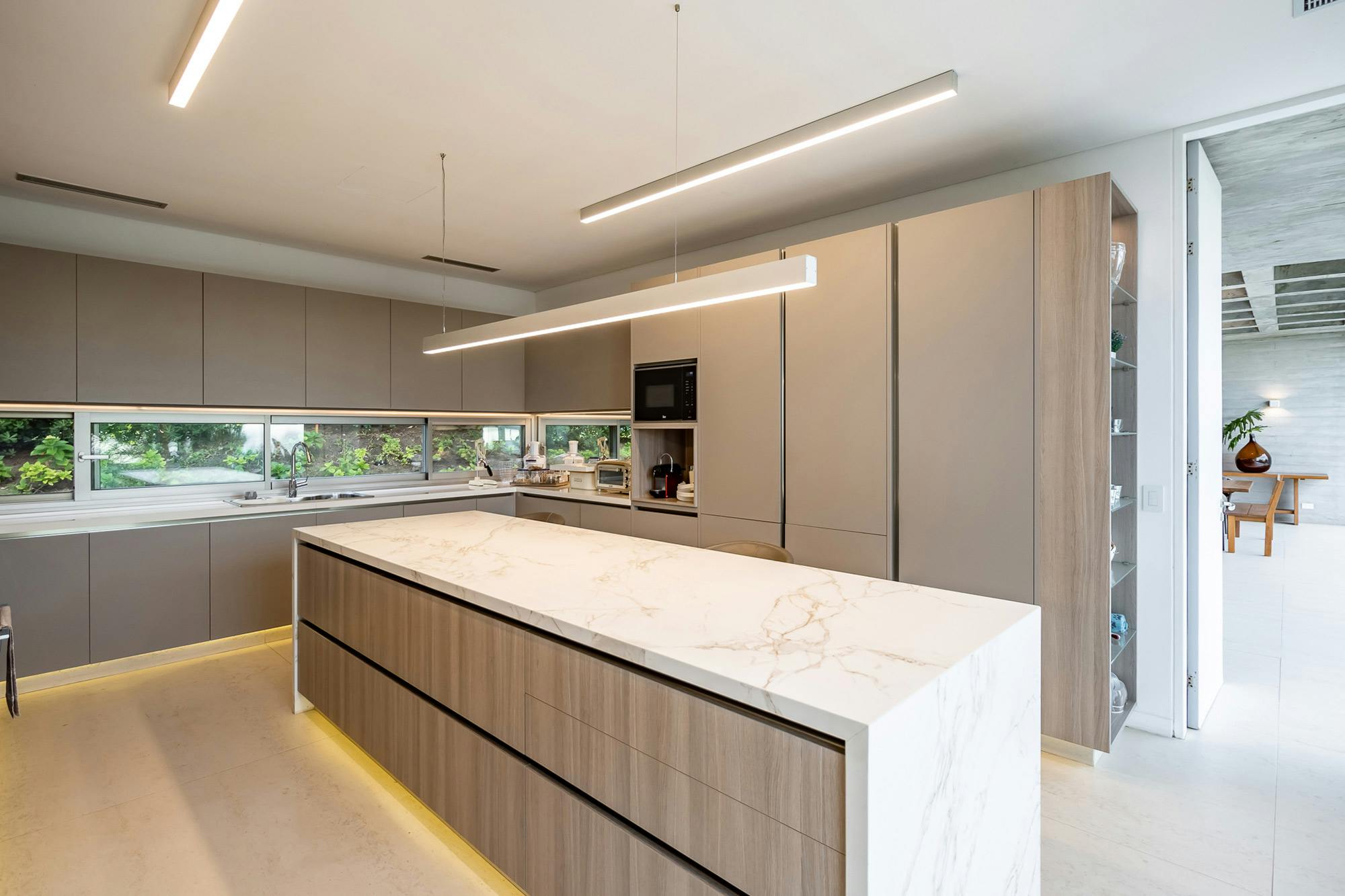 Numéro d'image 37 de la section actuelle de DKTN Sirius adds a welcoming touch to the kitchens of a residential development in Dubai de Cosentino France