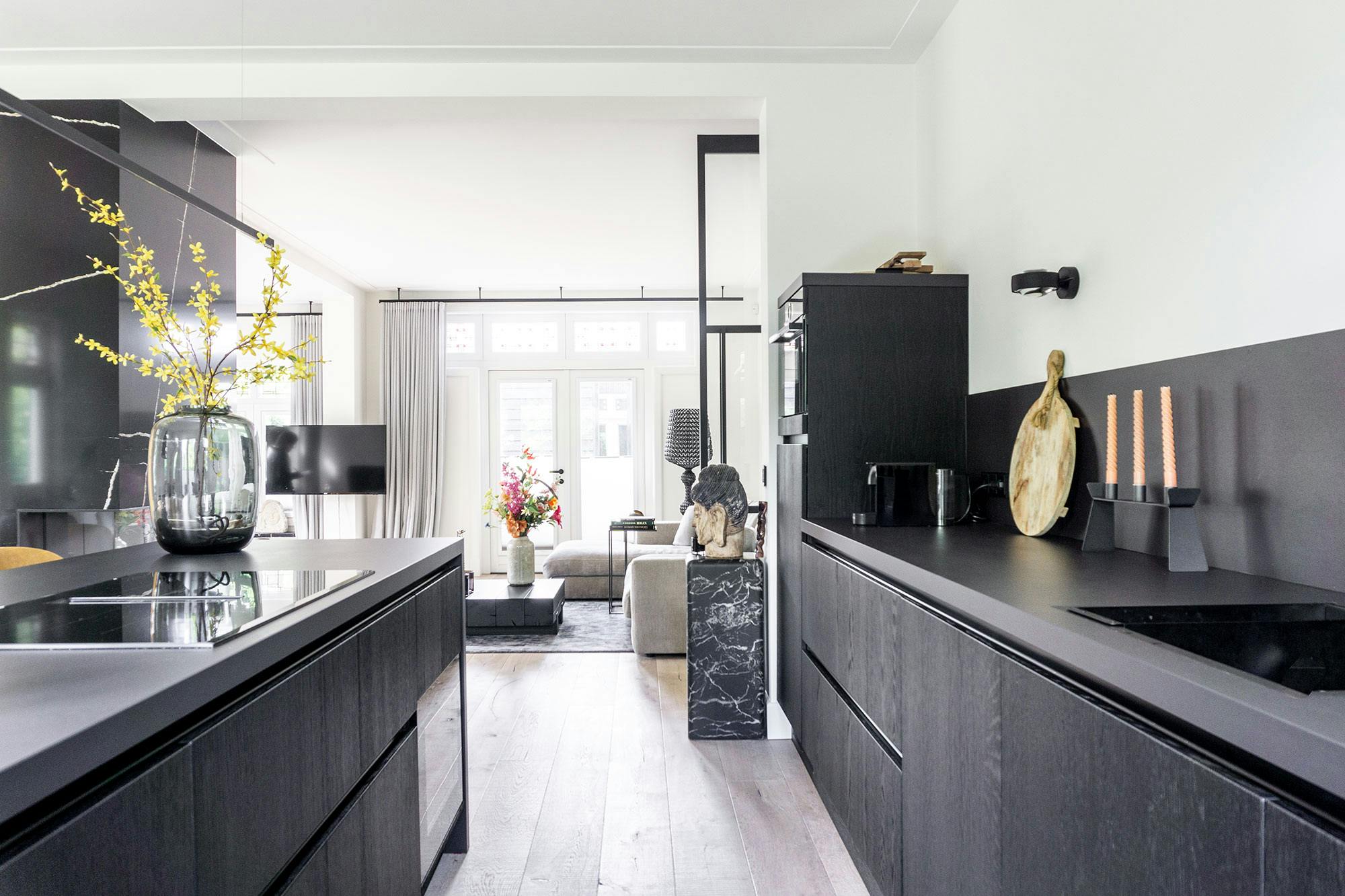 Numéro d'image 40 de la section actuelle de A sophisticated home with a DKTN worktop in the scullery: the new trend for large kitchens de Cosentino France