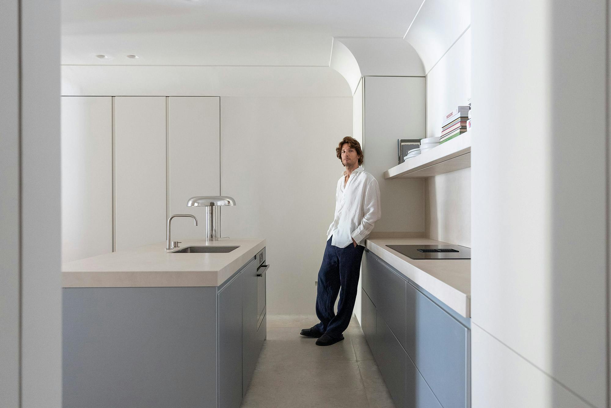 Numéro d'image 41 de la section actuelle de DKTN Arga creates an elegant atmosphere in this open plan kitchen with a minimalist approach de Cosentino France
