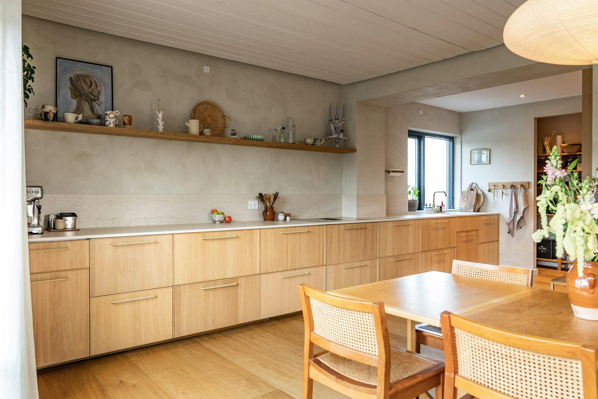 Numéro d'image 43 de la section actuelle de A seamless worktop for a Nordic home renovated with love de Cosentino France