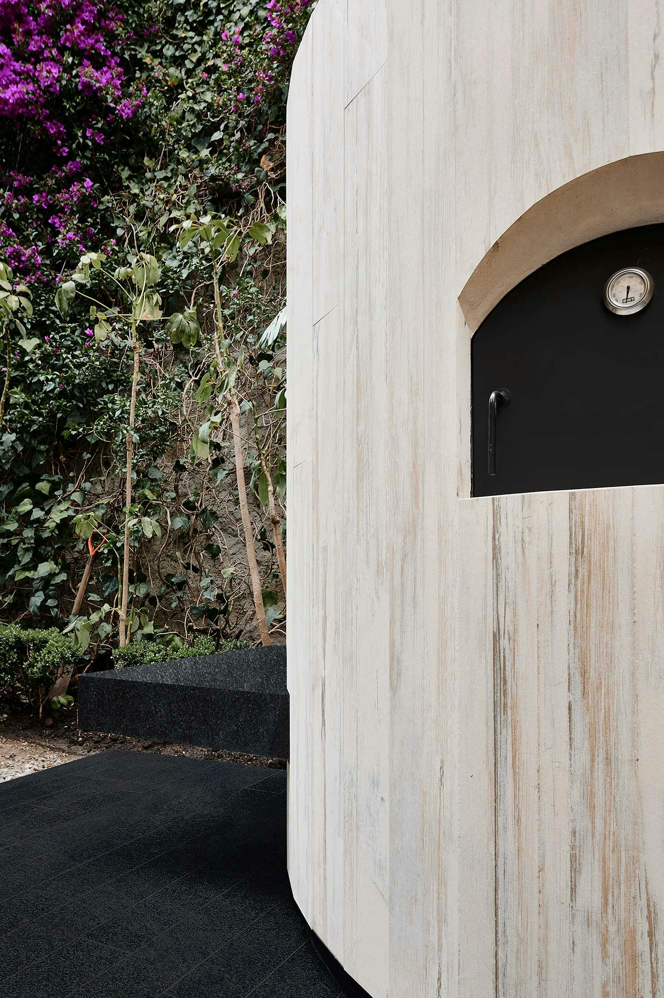 Numéro d'image 41 de la section actuelle de A balanced design using Dekton in a luxury home in Mexico City de Cosentino France