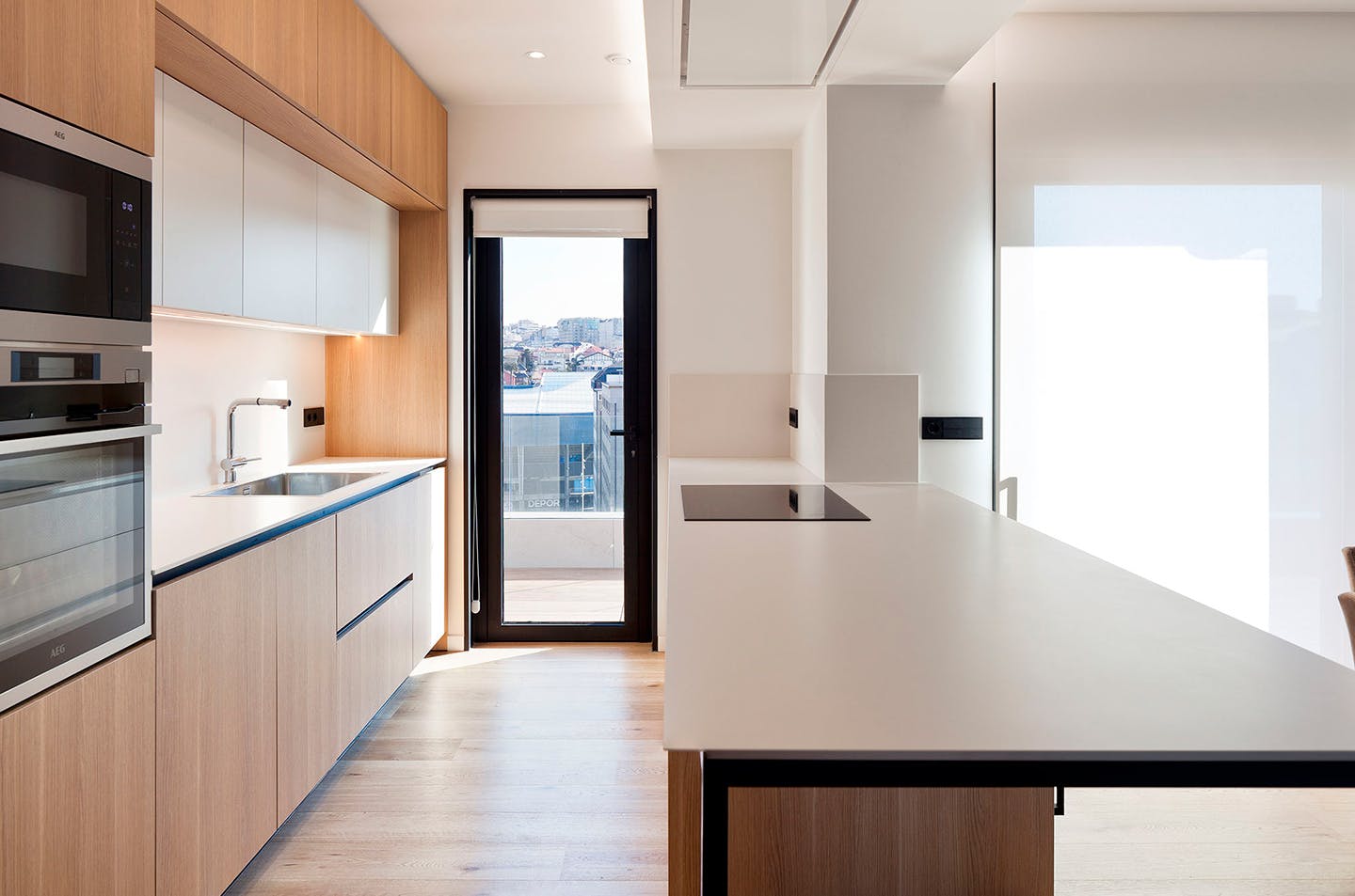 Numéro d'image 38 de la section actuelle de Dekton for the stunning kitchens of a residential tower in Dubai de Cosentino France