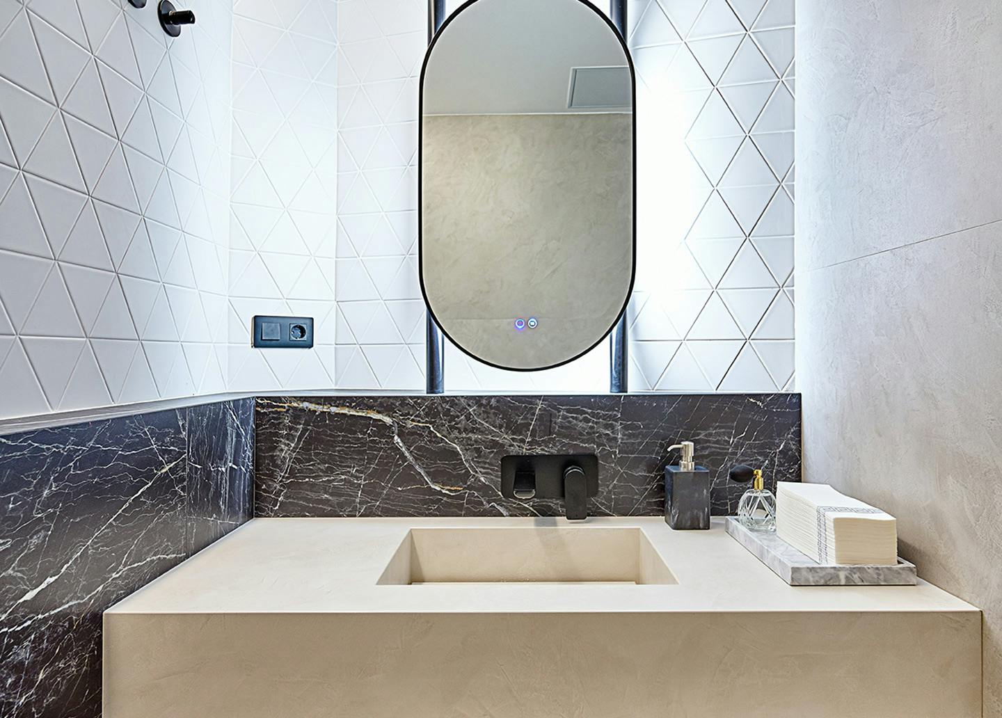 Numéro d'image 40 de la section actuelle de Two full-fledged bathrooms covered by Dekton at Ben Adams de Cosentino France