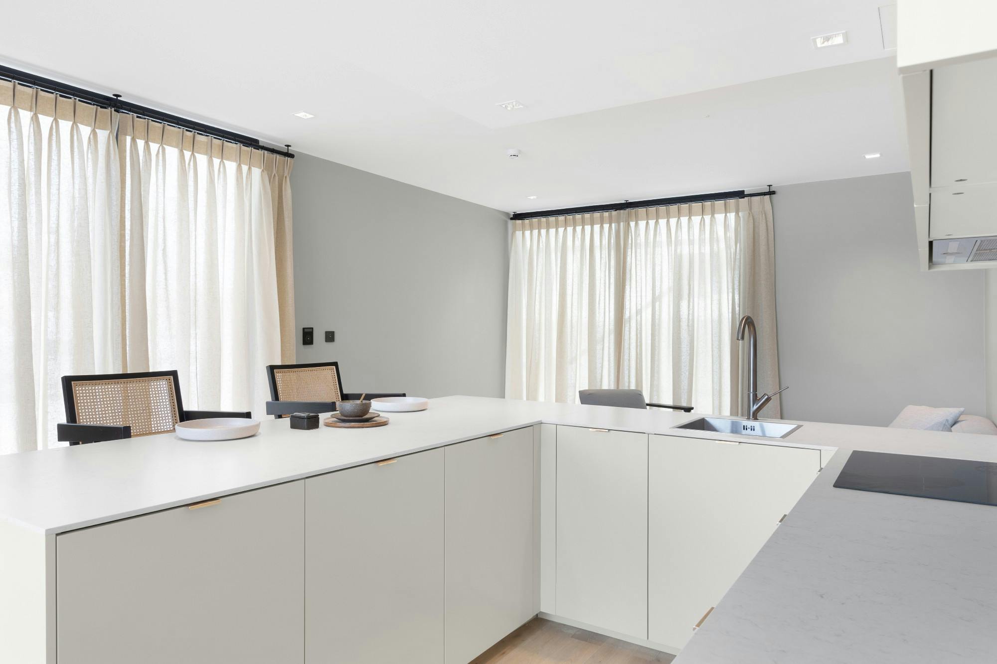 Numéro d'image 32 de la section actuelle de A prefabricated home using Silestone for a luxurious and minimalist look de Cosentino France