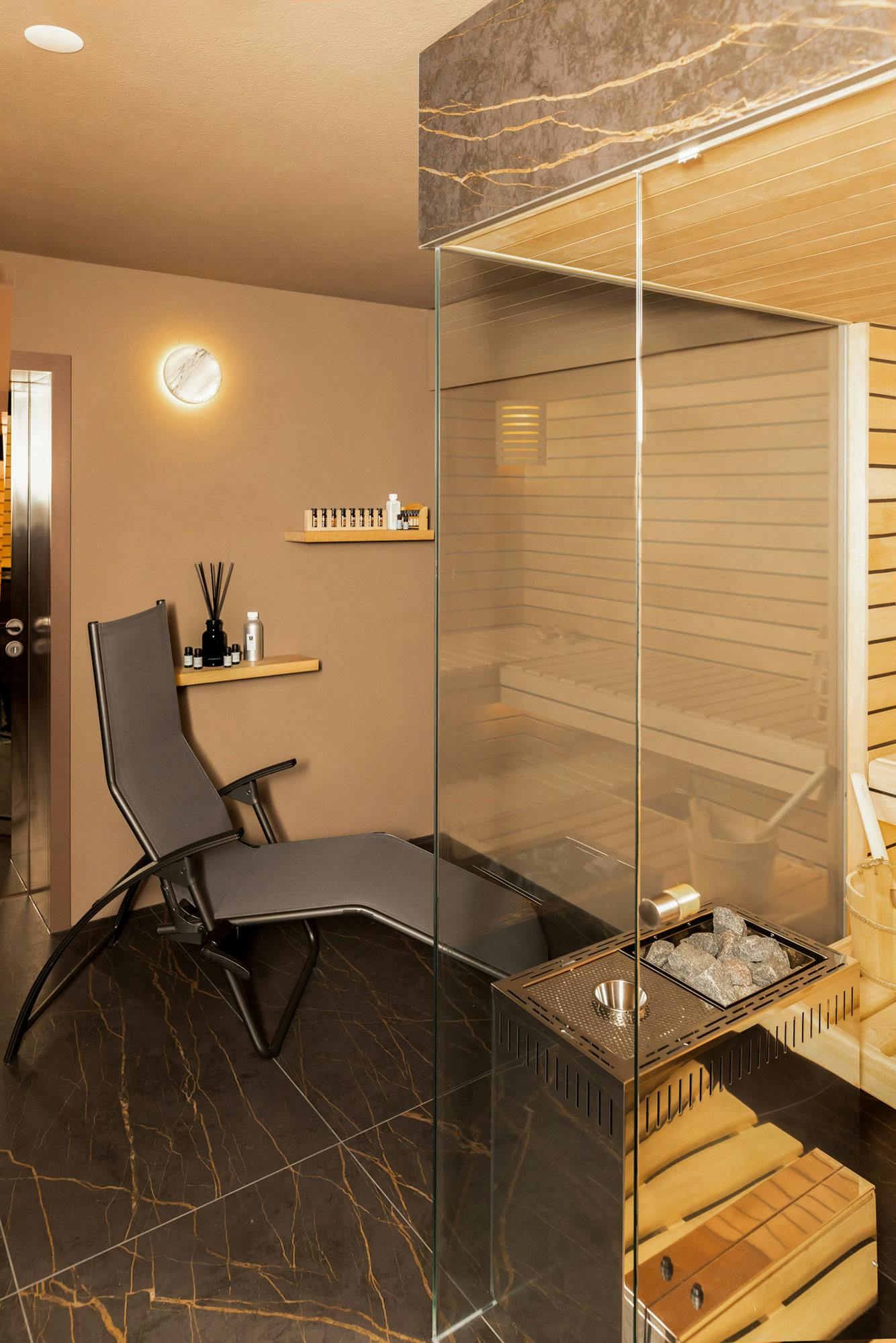 Numéro d'image 34 de la section actuelle de Ce sauna atteint son niveau de bien-être maximal grâce à Dekton.  de Cosentino France