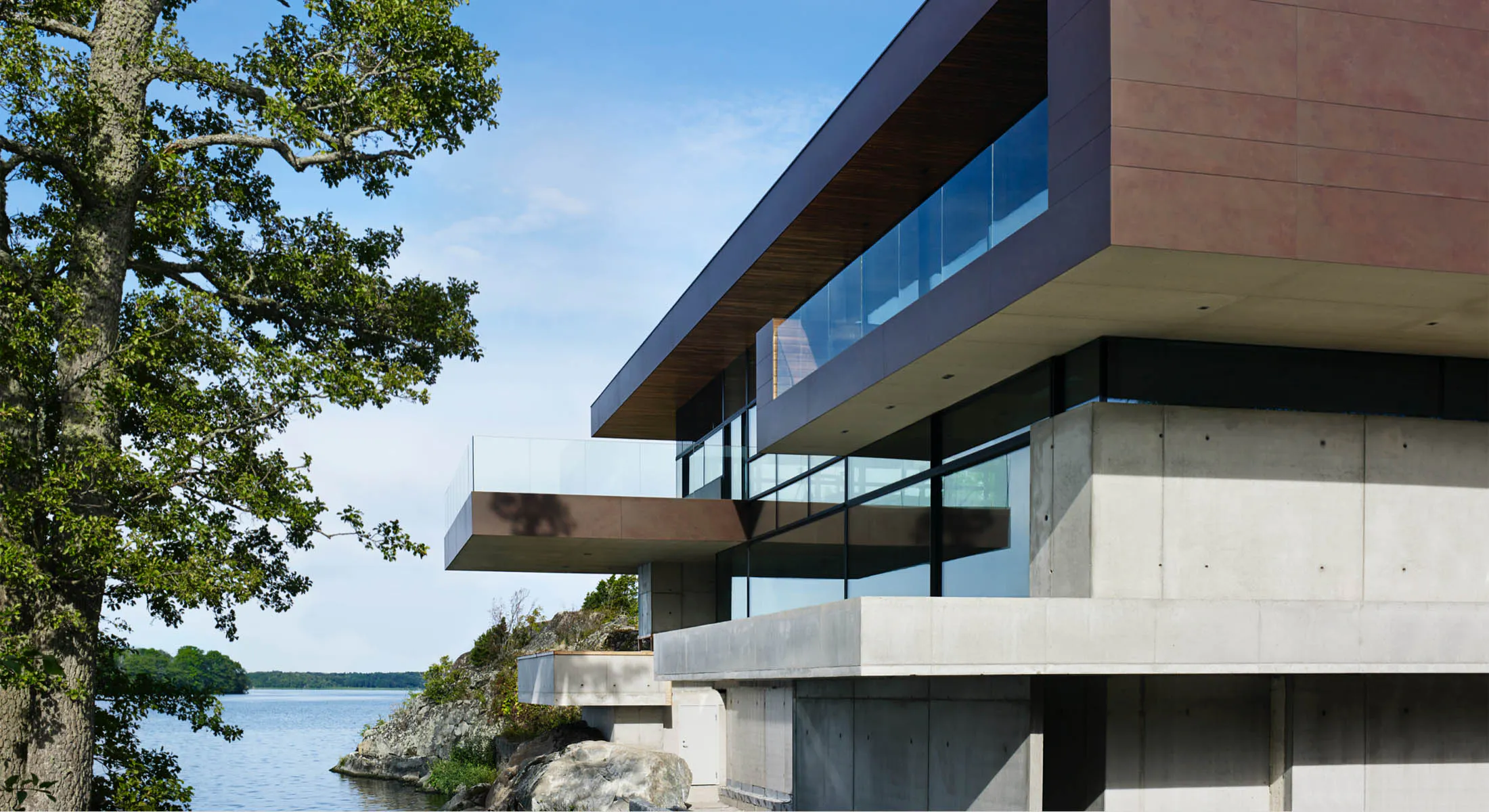 08_exterior_01 Image 33 of 08 exterior 01.jpg?auto=format%2Ccompress&ixlib=php 3.3 in כאשר החומר מתמזג בטבע - Cosentino