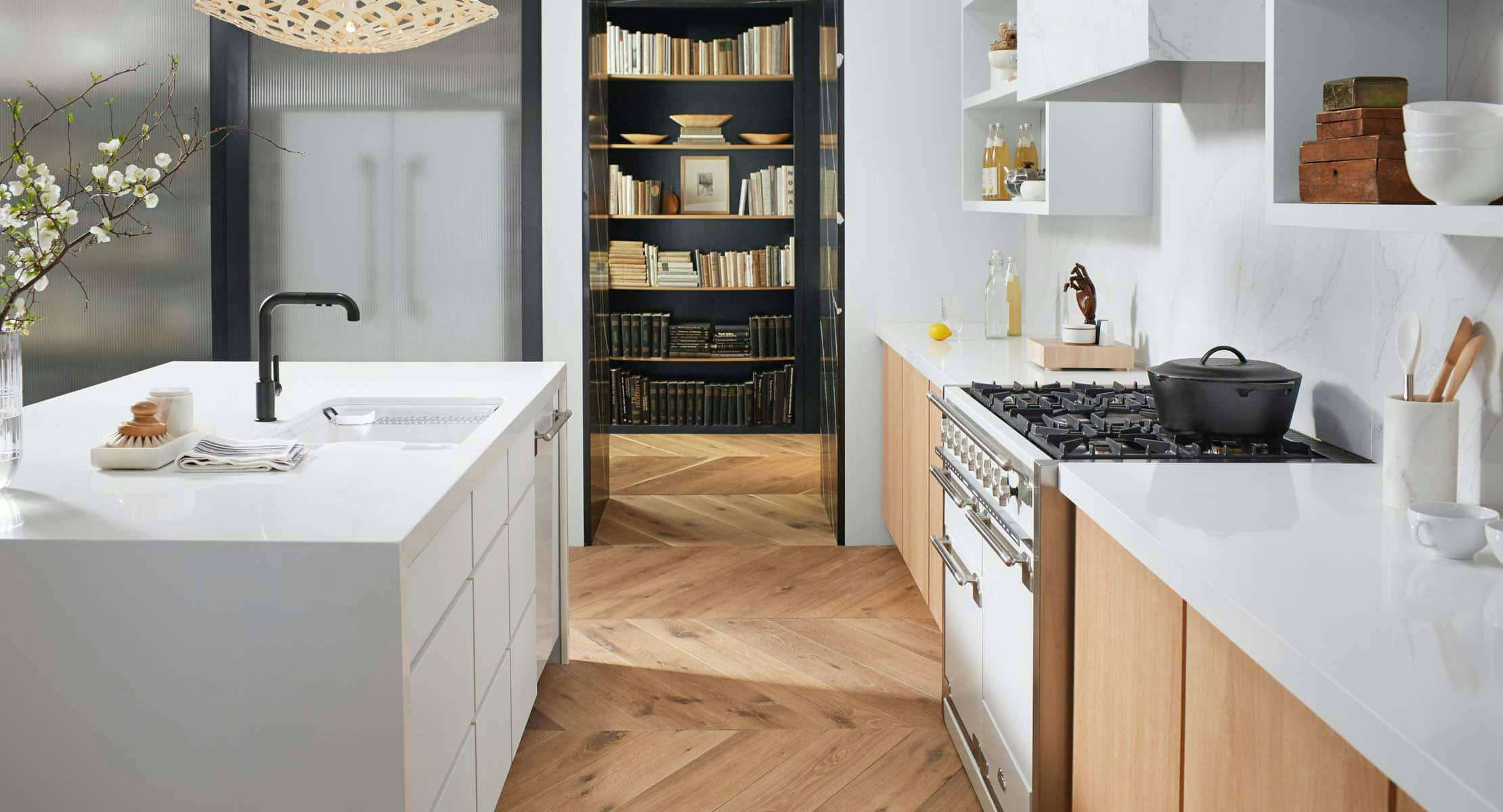 cocinas_03_01 Image 33 of cocinas 03 01.jpg?auto=format%2Ccompress&ixlib=php 3.3 in קיר, משטח עבודה ואי באותו החומר - Cosentino