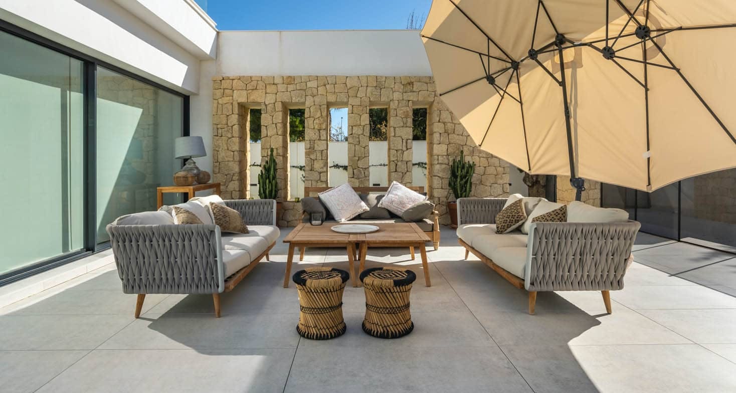 exterior_03_3 Image 34 of exterior 03 3.jpg?auto=format%2Ccompress&ixlib=php 3.3 in פונקציונליות במגע כפרי - Cosentino