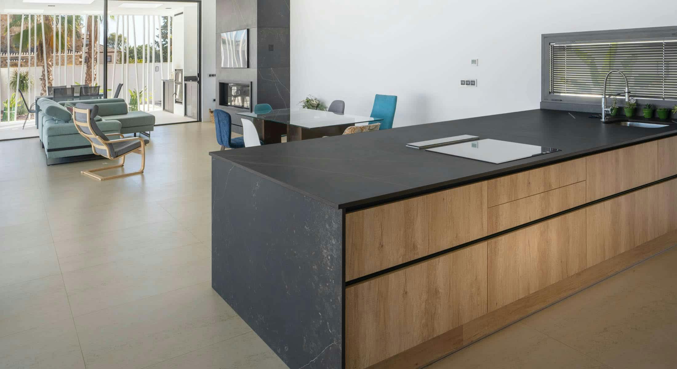 salon_10_01 Image 33 of salon 10 01.jpg?auto=format%2Ccompress&ixlib=php 3.3 in לגלות מחדש את החיבור בין שטחי חוץ ופנים - Cosentino