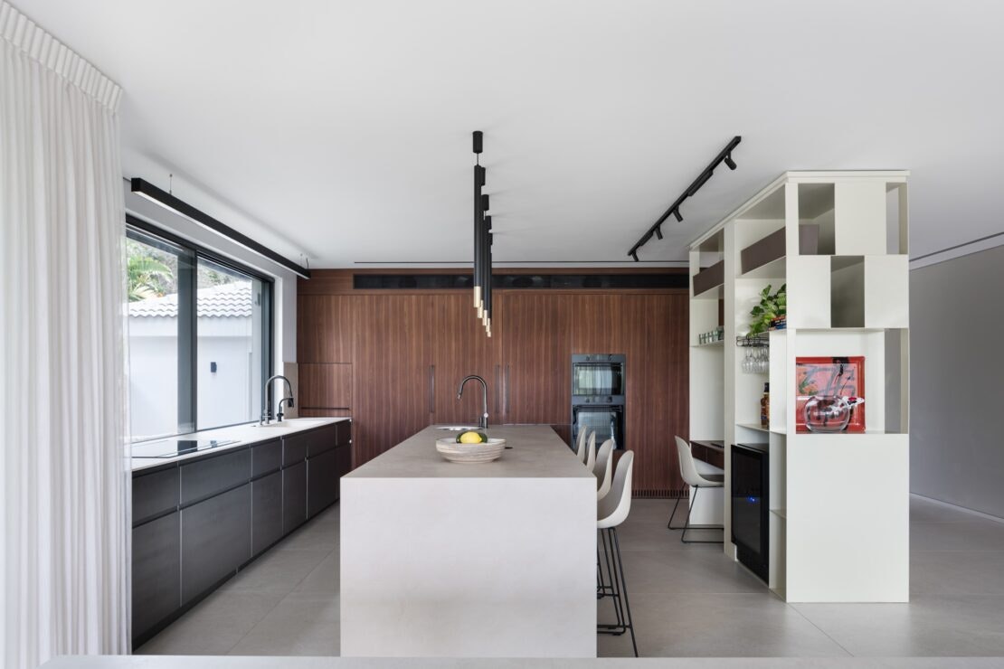 Central Israel Villa Iris Avneri (15) Central Israel Villa Iris Avneri (15)