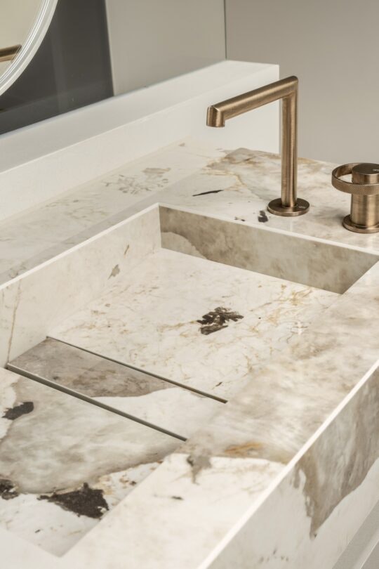 CiCi Bath (1) CiCi Bath (1)