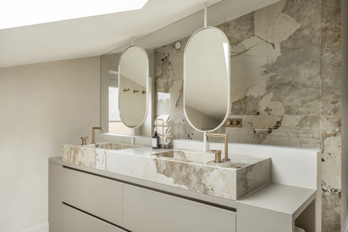 CiCi Bath (13) CiCi Bath (13)