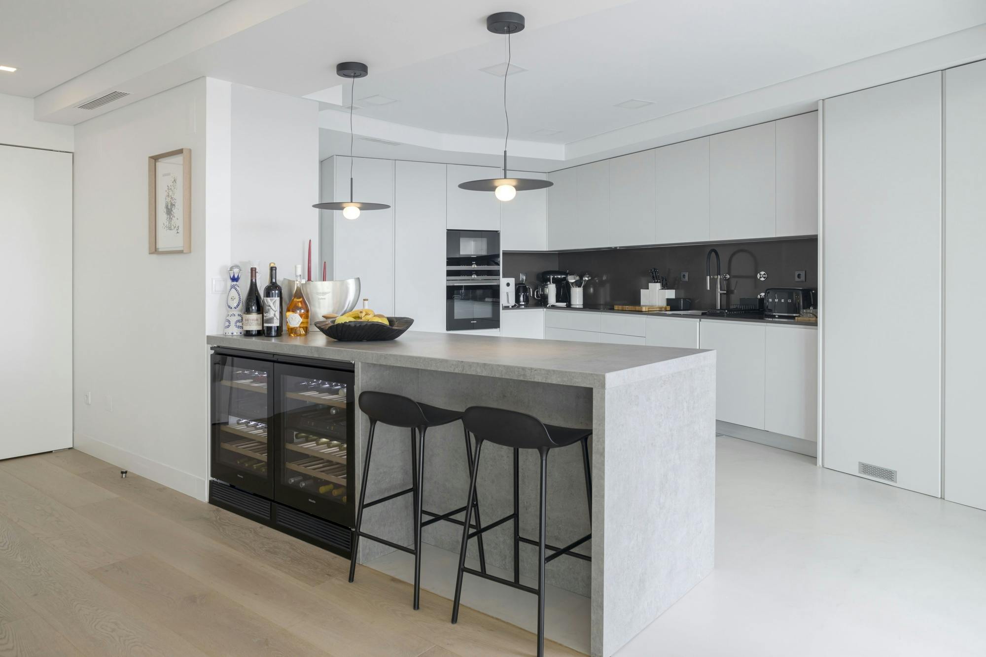 Imperfection of Matter Jota Barbosa (8) Image 47 of Imperfection of Matter Jota Barbosa 8.jpg?auto=format%2Ccompress&ixlib=php 3.3 in A striking loft in Barcelona chooses Dekton to create the perfect seamless and underfloor heating - Cosentino