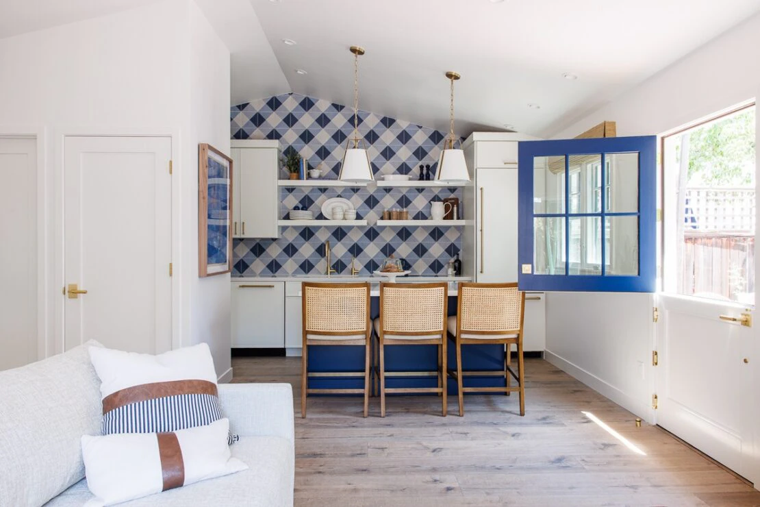 Kerrie Kelly Adu (10) Kerrie Kelly Adu (10)