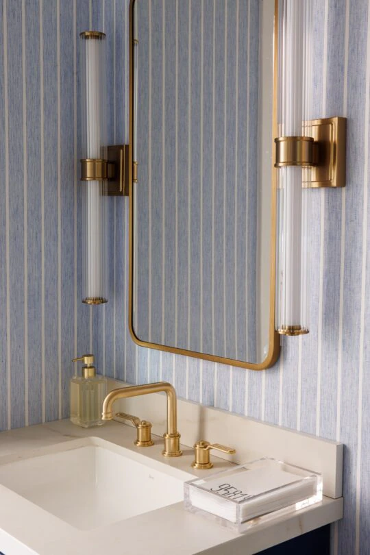 Kerrie Kelly Adu (3) Kerrie Kelly Adu (3)