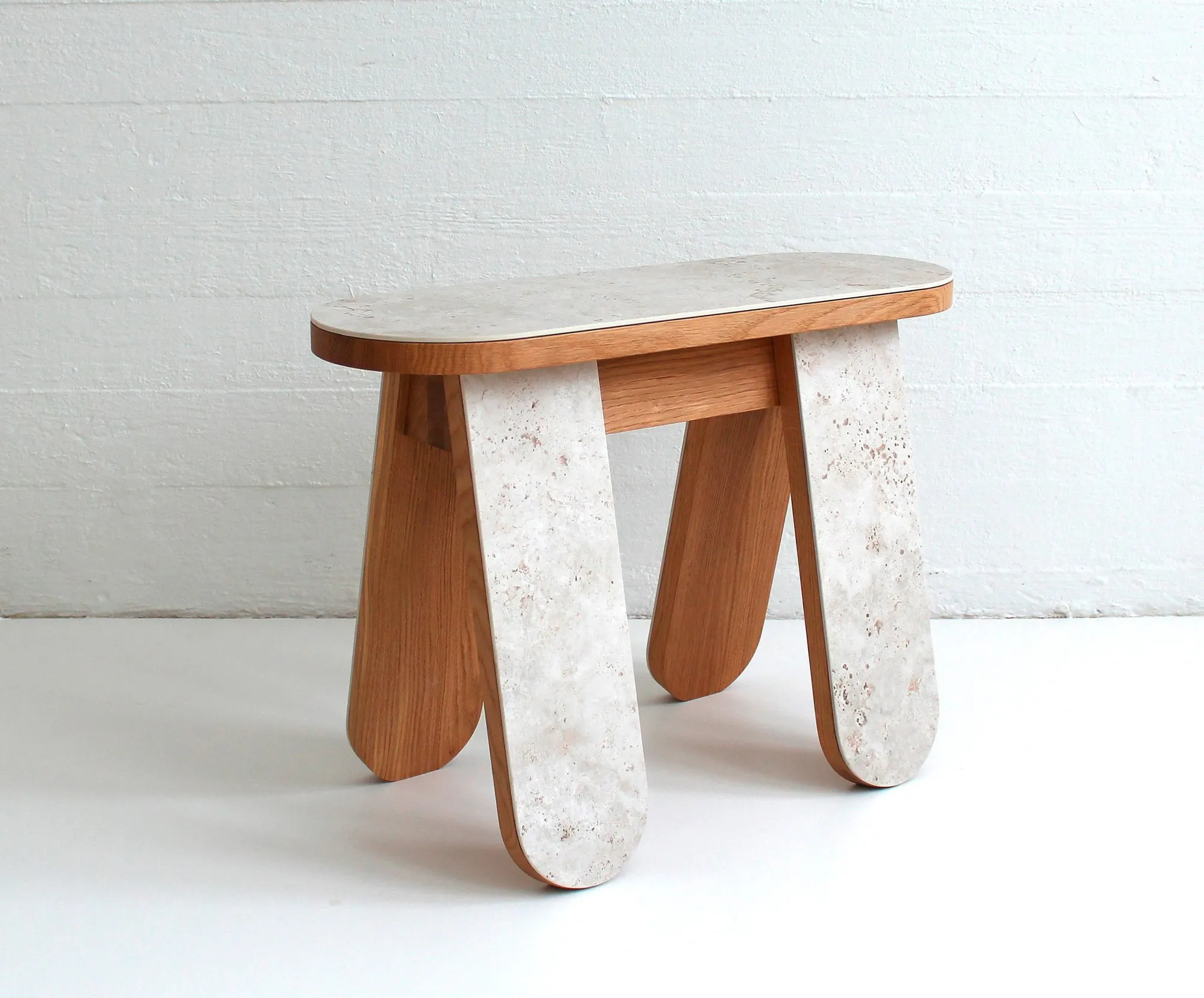 Samuli_Helavou_Tuntu-Stool-1_Cosentino.jpg---(1)