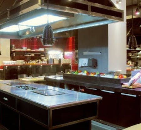 Numero immagine 53 della sezione corrente di Innovazione in cucina, piani di lavoro senza limiti di Cosentino Italia