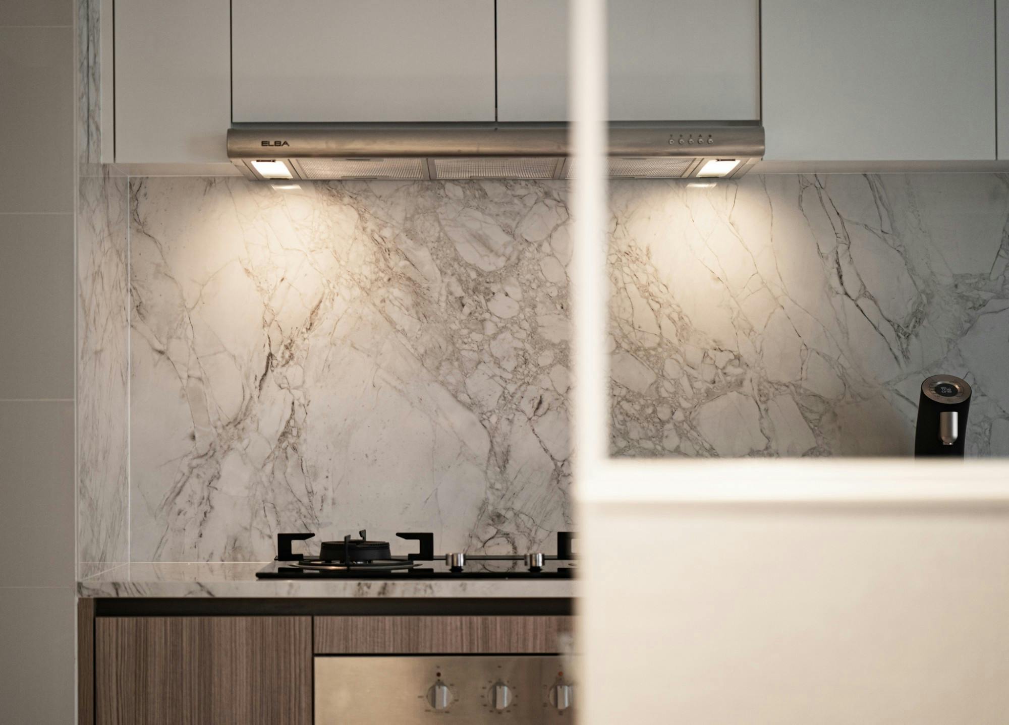 Numero immagine 40 della sezione corrente di DKTN Arga creates an elegant atmosphere in this open plan kitchen with a minimalist approach di Cosentino Italia