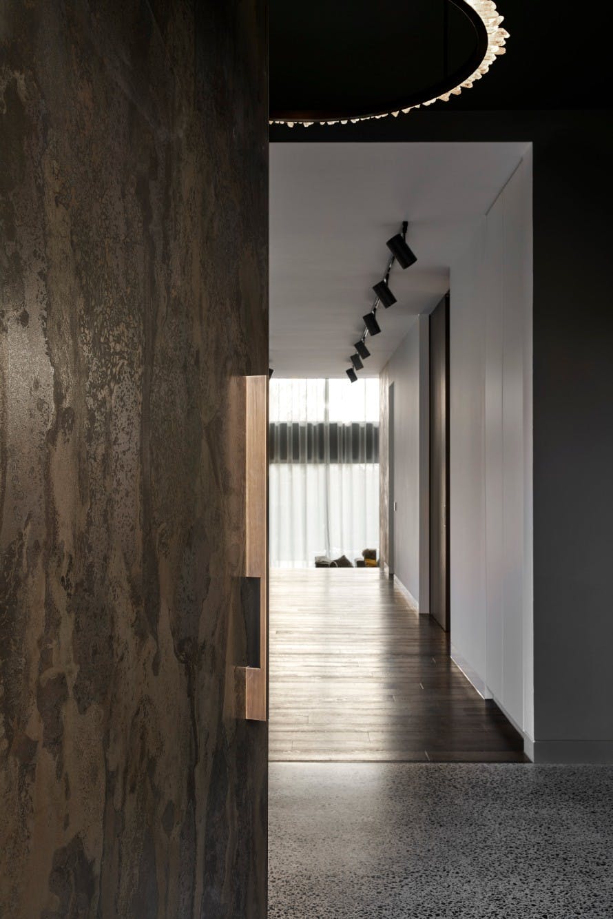 Numero immagine 35 della sezione corrente di A house clad in highly durable surfaces di Cosentino Italia