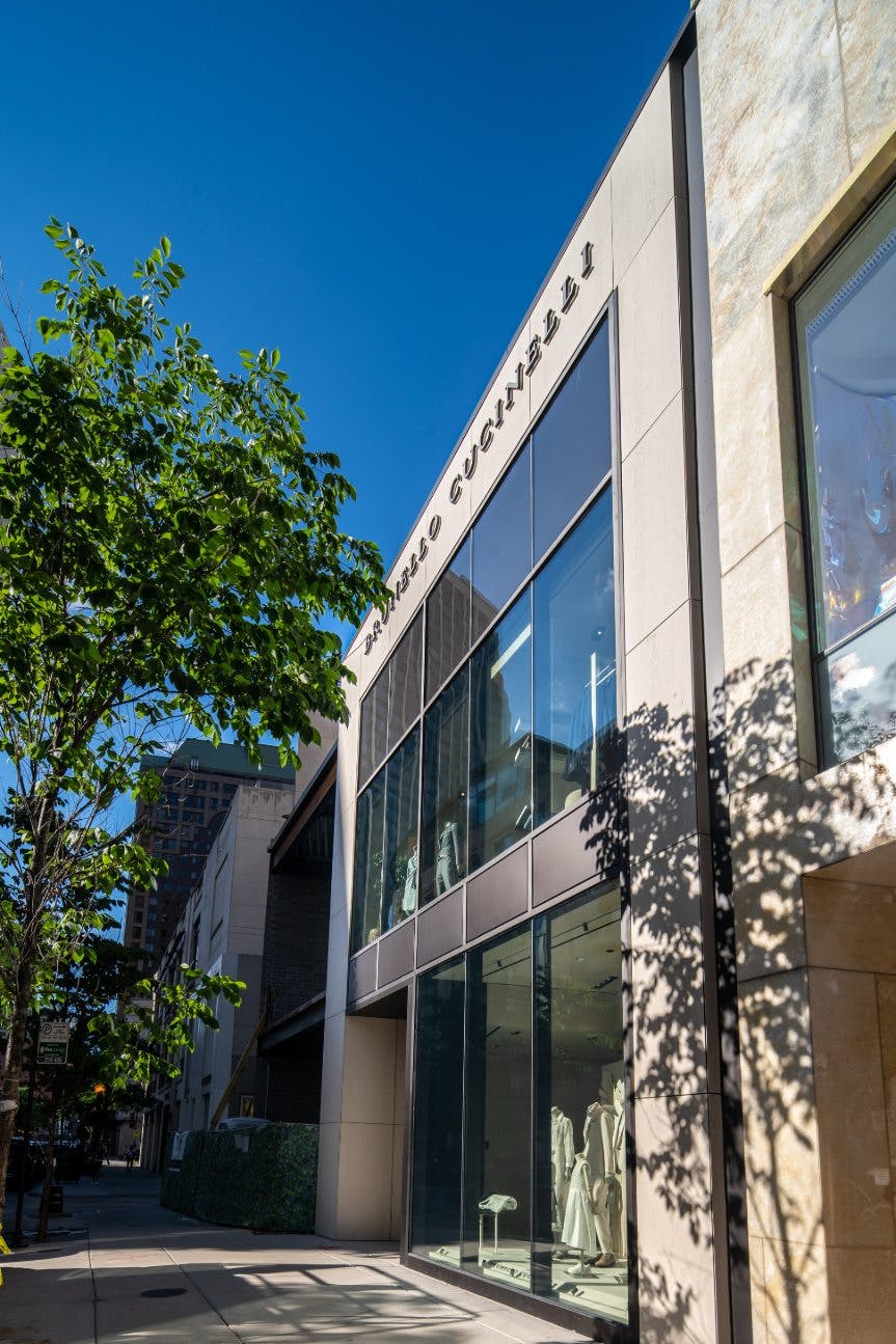 Numero immagine 35 della sezione corrente di A luxurious facade for the Burnello Cucinelli flagship store in Chicago di Cosentino Italia