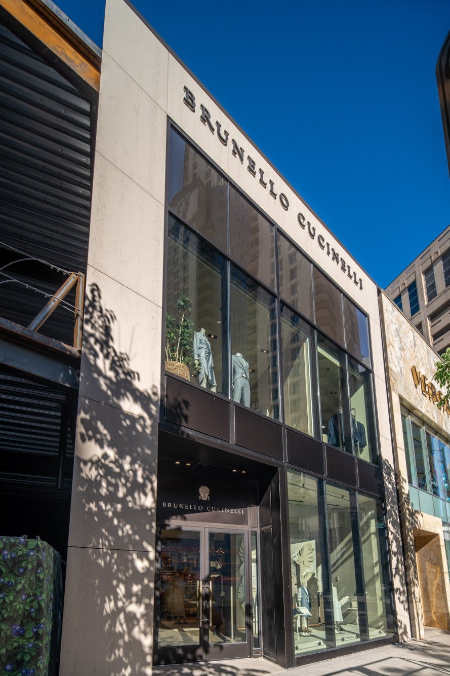 Numero immagine 34 della sezione corrente di A luxurious facade for the Burnello Cucinelli flagship store in Chicago di Cosentino Italia