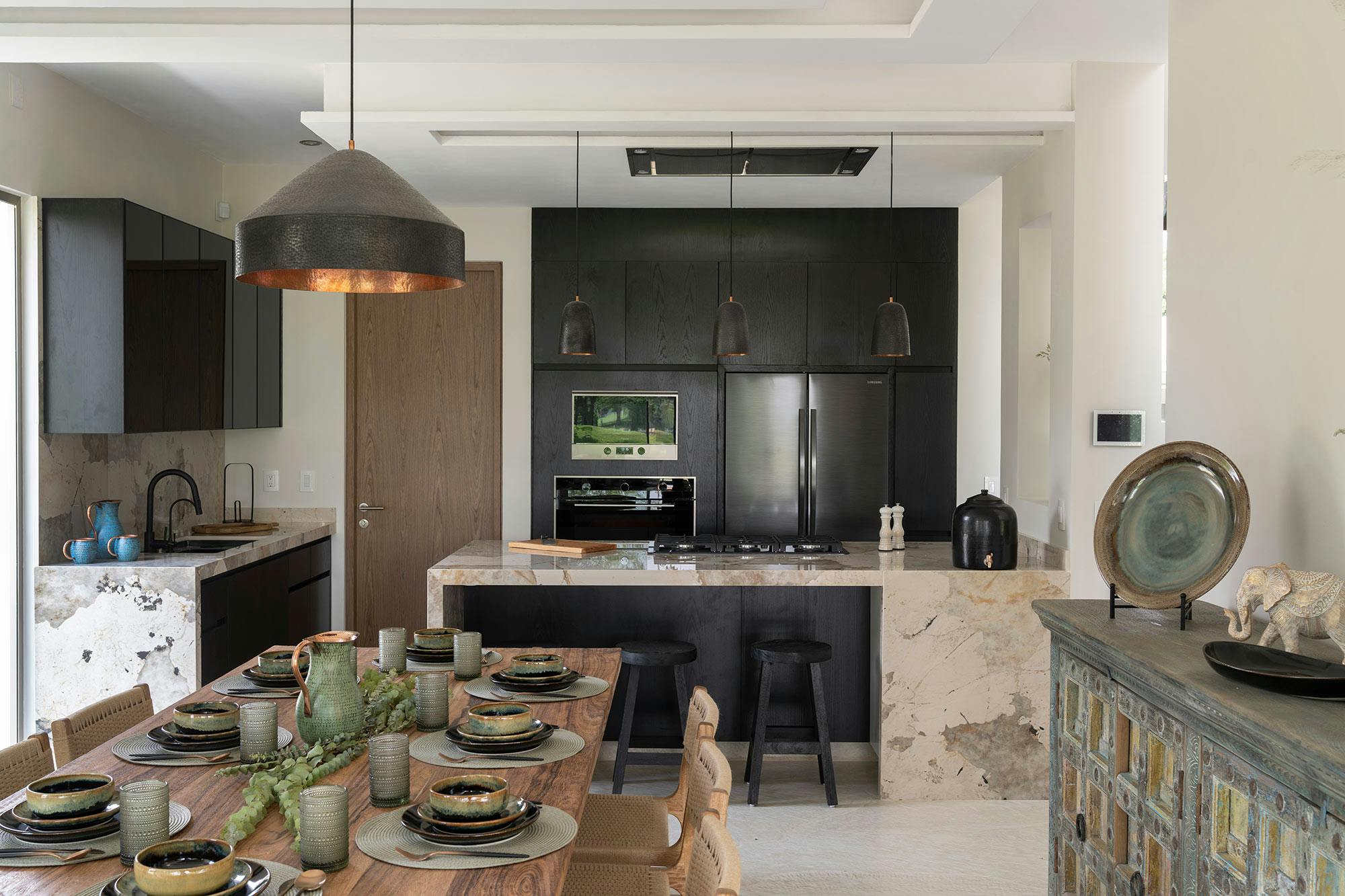 Numero immagine 42 della sezione corrente di A Silestone worktop to highlight the bold style of a very eclectic home di Cosentino Italia