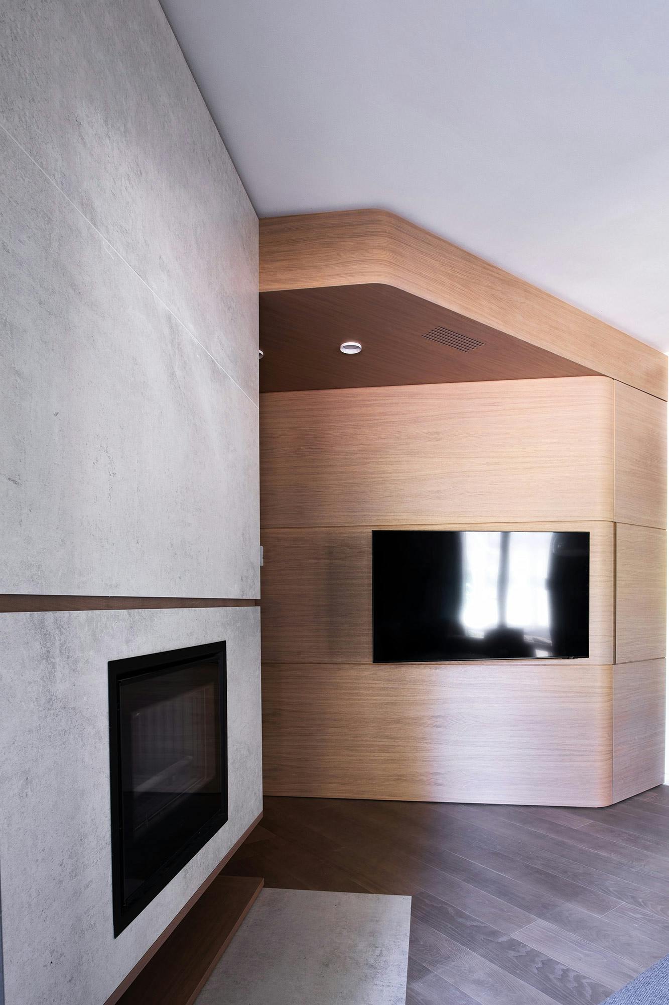 Numero immagine 45 della sezione corrente di One material, a range of uses: this modern house features Dekton Lunar in the fireplace, kitchen and bathroom di Cosentino Italia