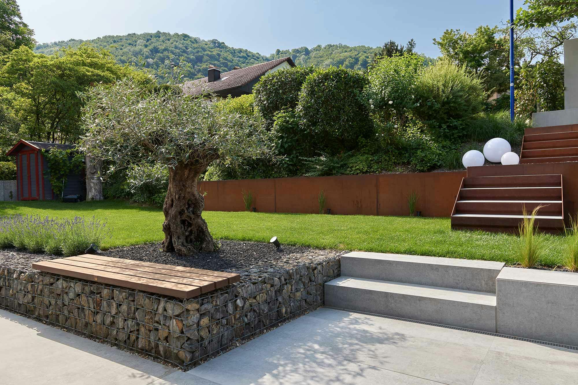 Numero immagine 42 della sezione corrente di Dekton, the perfect solution for a garden exposed to extreme temperature changes di Cosentino Italia