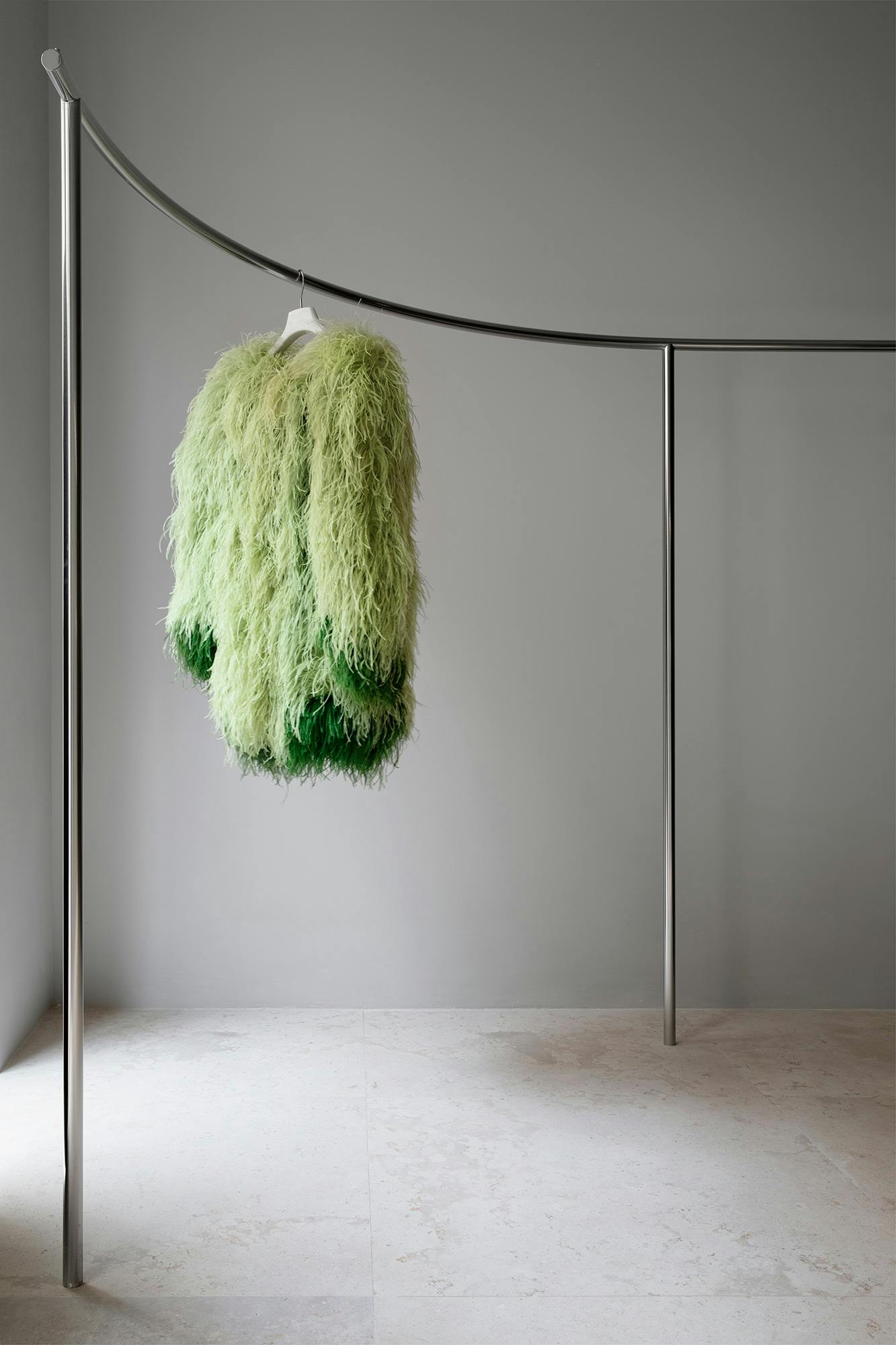 Numero immagine 36 della sezione corrente di A monolithic arch in Sensa Platino gives character to a new fashion shop in Madrid di Cosentino Italia