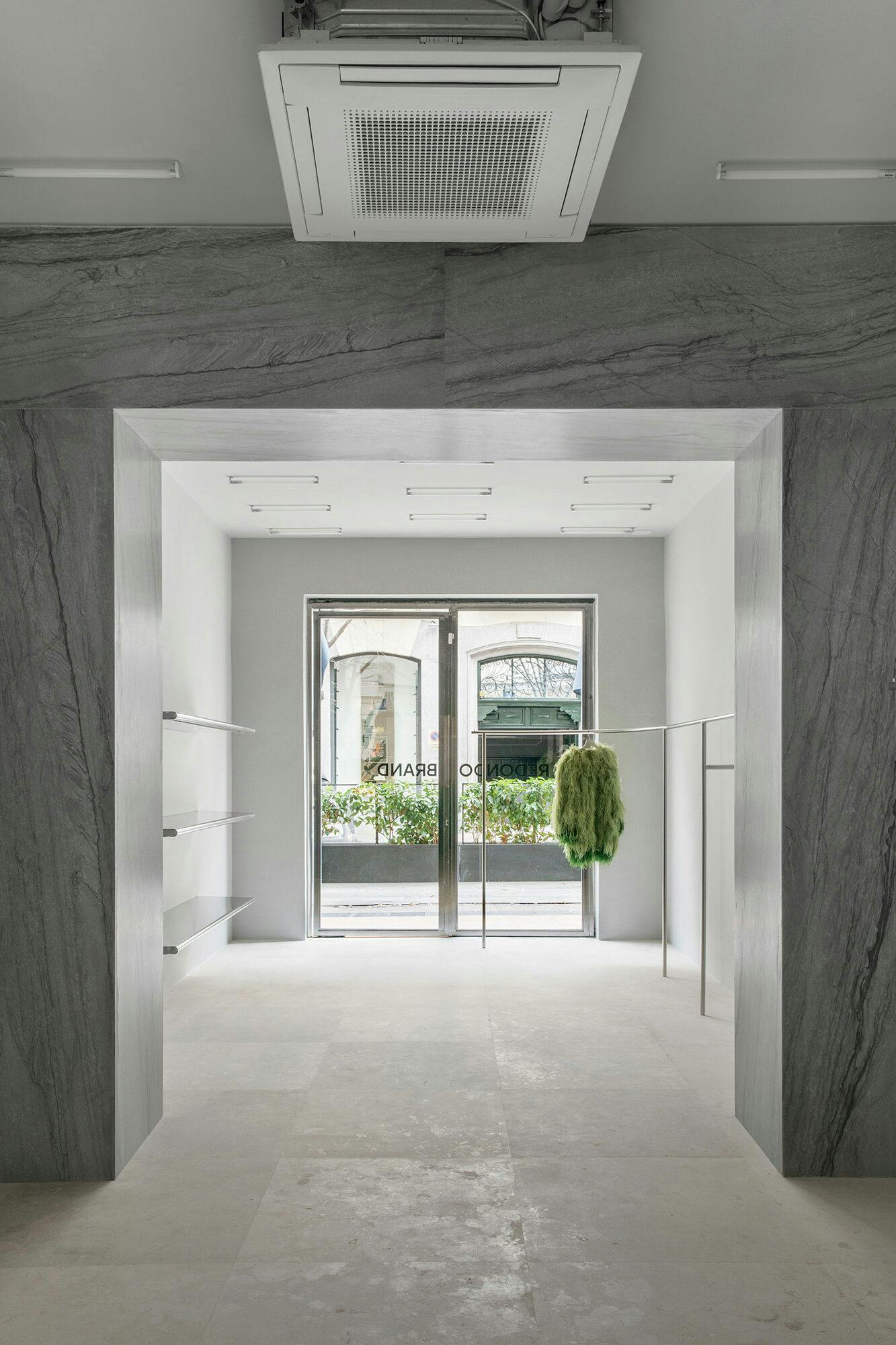 Redondo-Brand-Store-(GERMAN-SAIZ)-8
