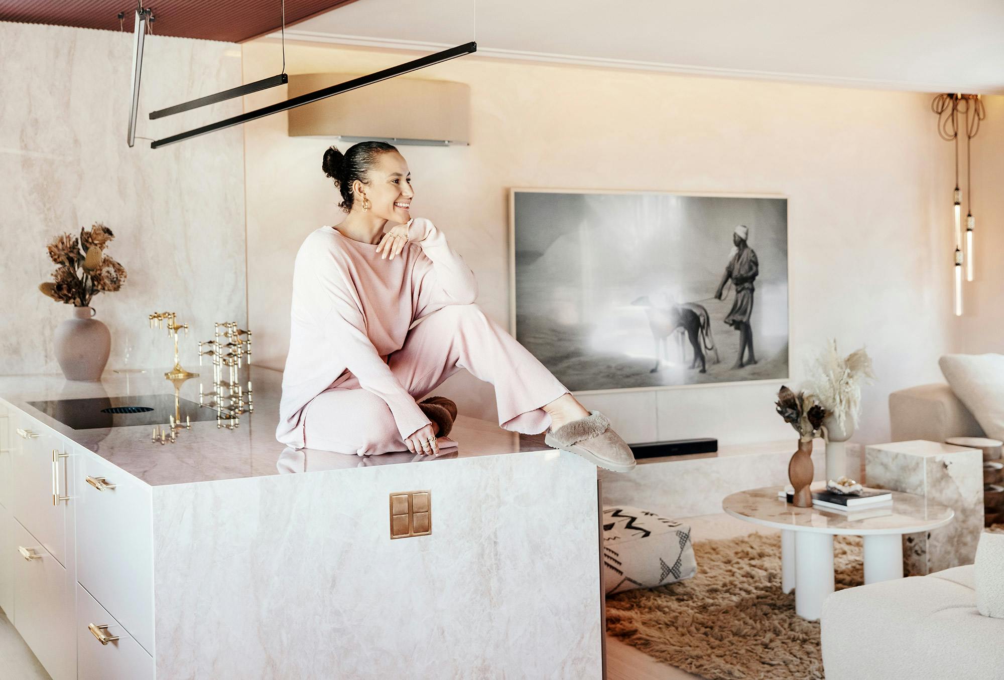 Numero immagine 35 della sezione corrente di Custom-made Dekton tables and countertops dress up this Japandi-style villa in Dubai di Cosentino Italia