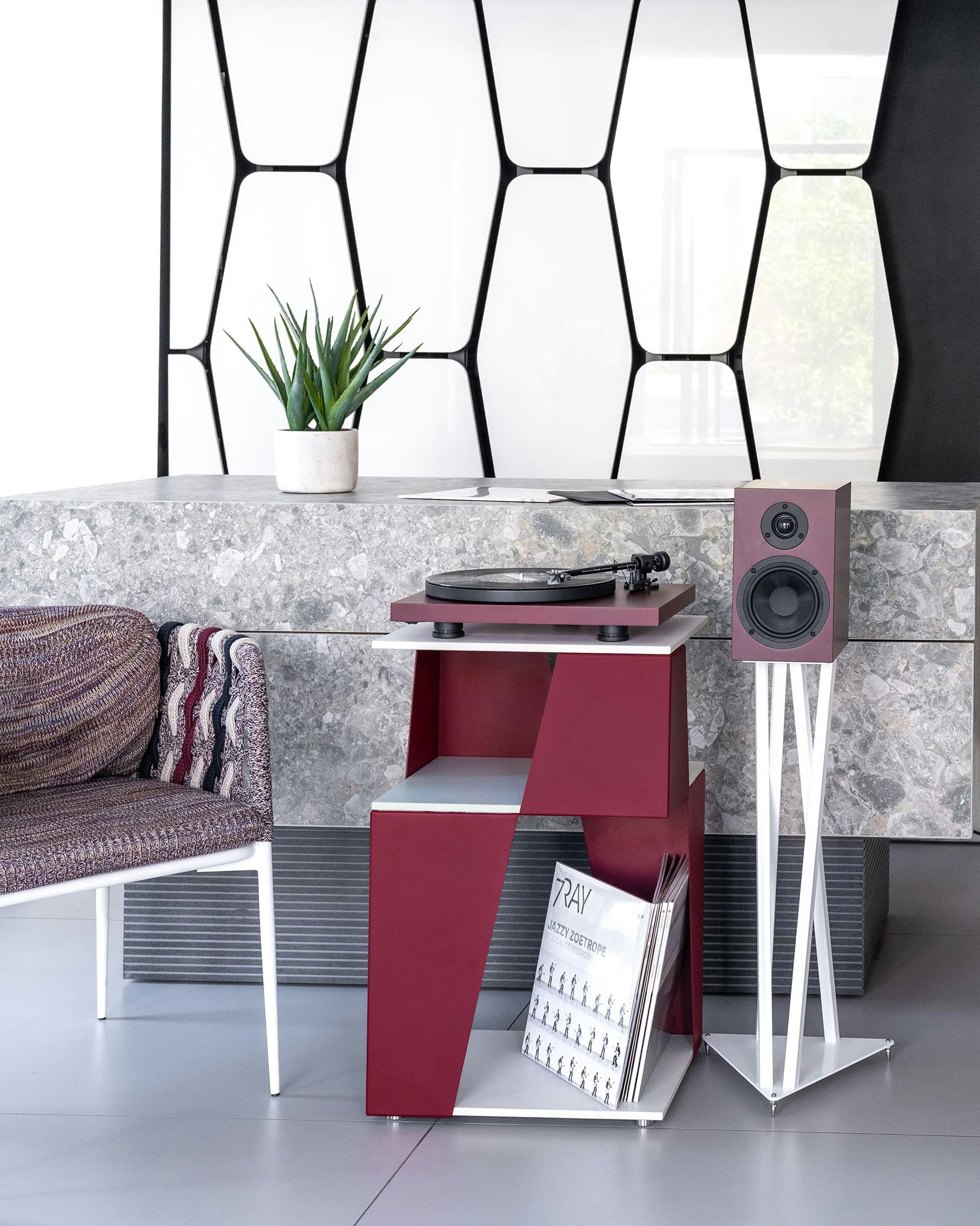 COLORFUL TURNTABLE STAND: CONSOLLE PER GIRADISCHI FIRMATA COSENTINO, PRO-JECT E RE.D.