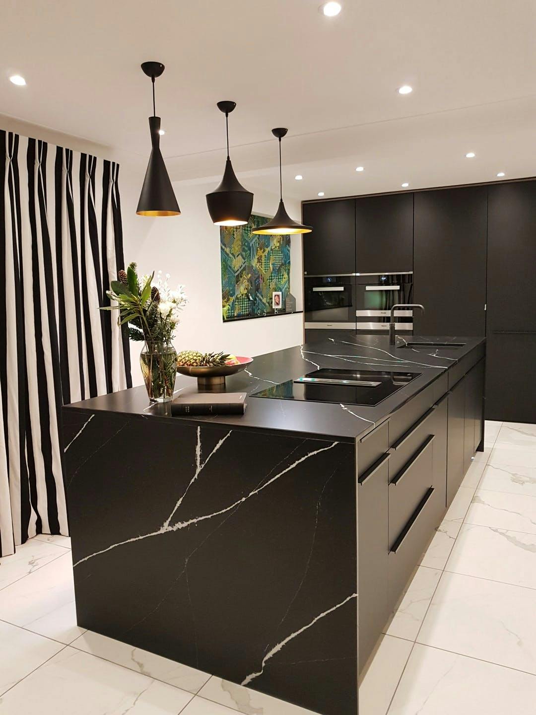 Blackpowder Kitchen様御依頼品 Black and White Modern Kitchen | LUXE Interiors + Design