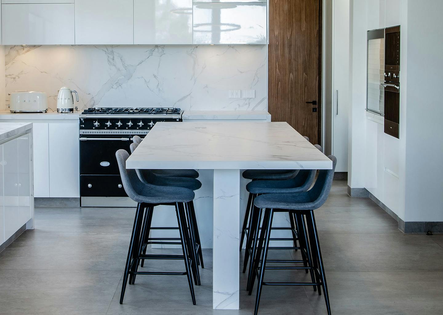 Image of casalema cover kitchen.jpg?auto=format%2Ccompress&ixlib=php 3.3 in The interior designer Staci Munic designs her dream home using Silestone - Cosentino