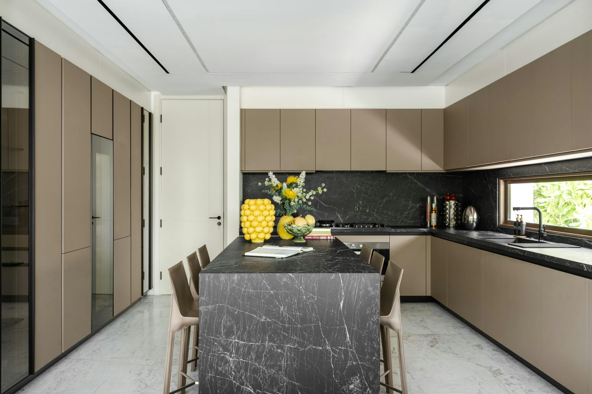 Amavita-3 Image 67 of Amavita 3.jpg?auto=format%2Ccompress&ixlib=php 3.3 in キッチン - Cosentino