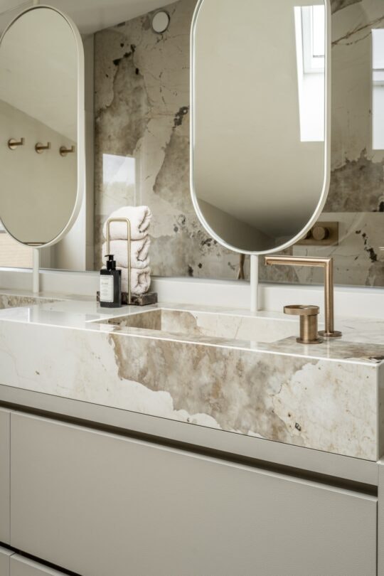 CiCi Bath (14) CiCi Bath (14)