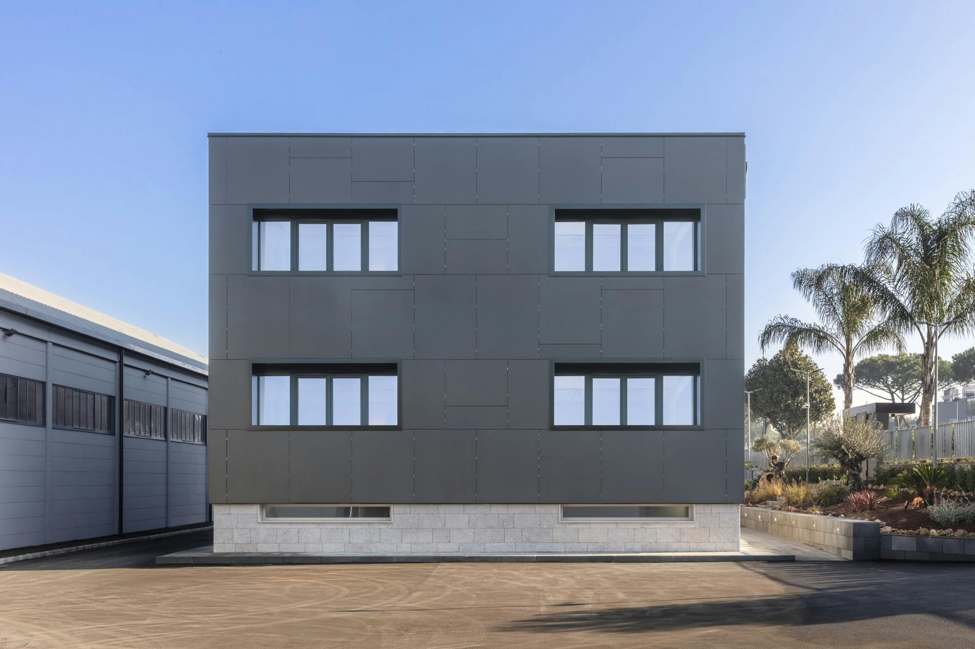 Facade CGF (3) Image 43 of Facade CGF 3.jpg?auto=format%2Ccompress&ixlib=php 3.3 in Valdebebas 127 - Cosentino