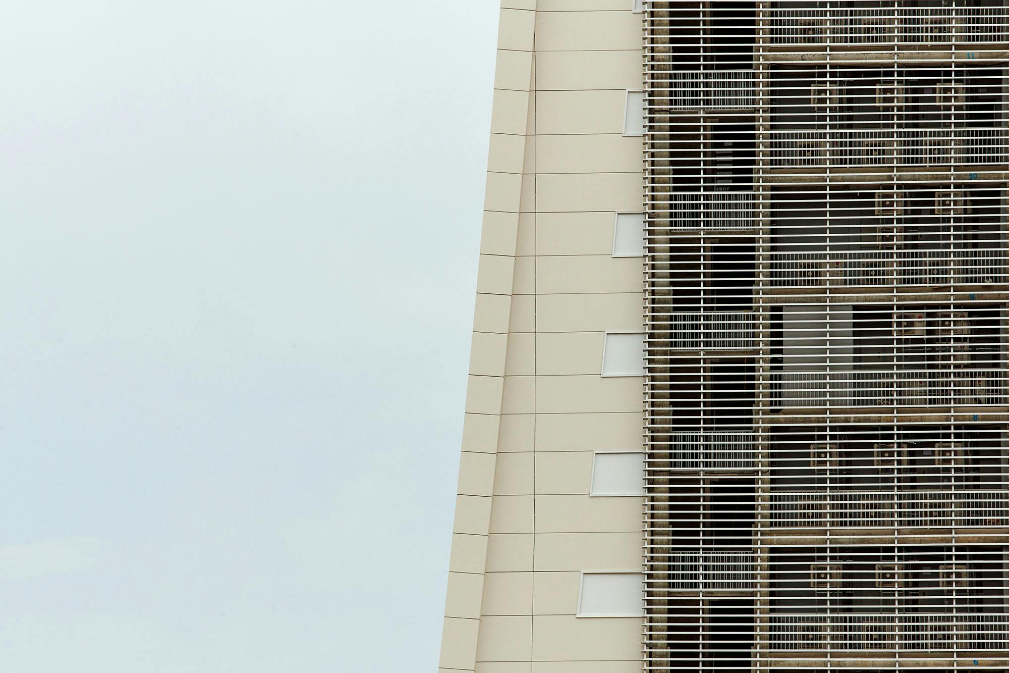 Image 44 of delfin tower benidorm 18.jpg?auto=format%2Ccompress&ixlib=php 3.3 in Dekton presents the world’s first curved and ventilated façade made of ultra-compact stone - Cosentino