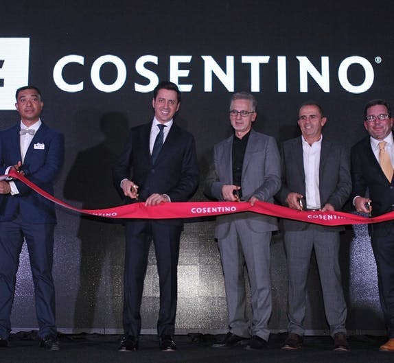 Image of inauguracion Center Malasia 2 1 in Cosentino Group versterkt de aanwezigheid in Azië met een nieuw ‘Center’ in Maleisië - Cosentino