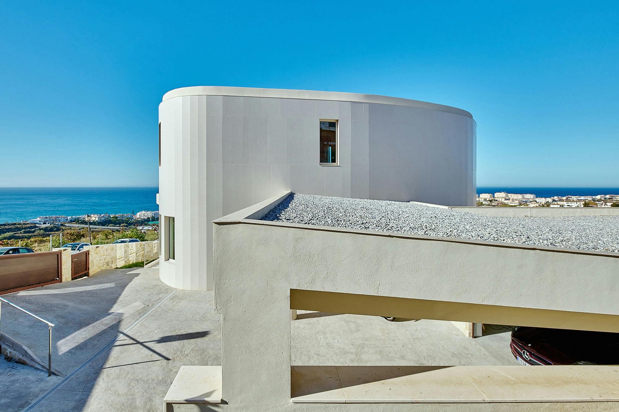 Image of Casa Tony Malaga 42.jpg?auto=format%2Ccompress&ixlib=php 3.3 in De vloer als blikvanger: hoe een sprekend design de minimalistische architectuur versterkt - Cosentino