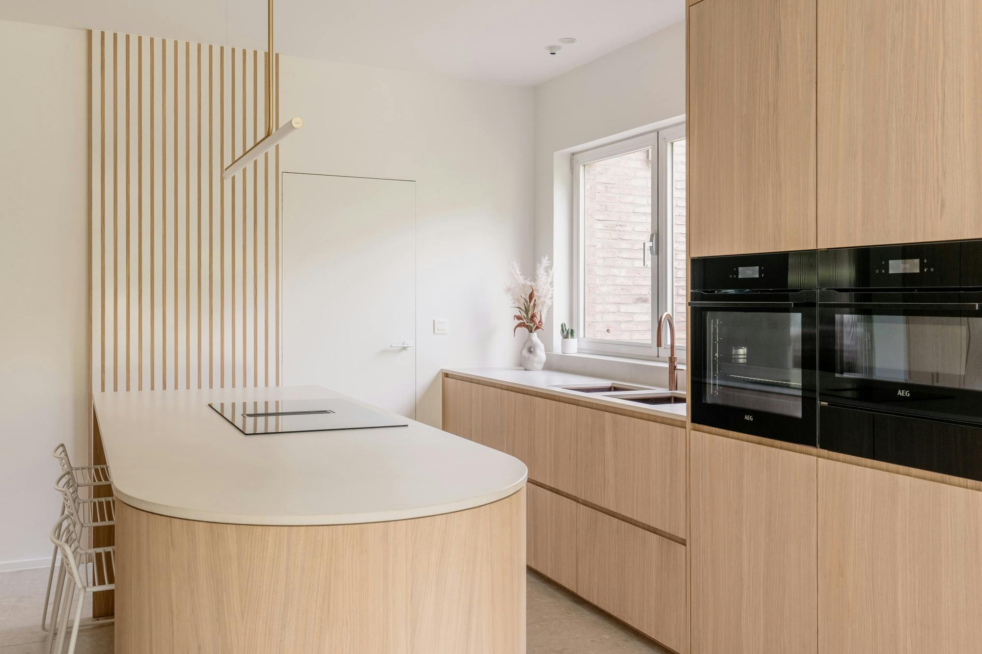 Kitchen Albarium Atelier Roze (8) Image 36 of Kitchen Albarium Atelier Roze 8.jpg?auto=format%2Ccompress&ixlib=php 3.3 in Een interieurproject waarin eigentijdse elegantie en materiaalbeleving samenkomen - Cosentino