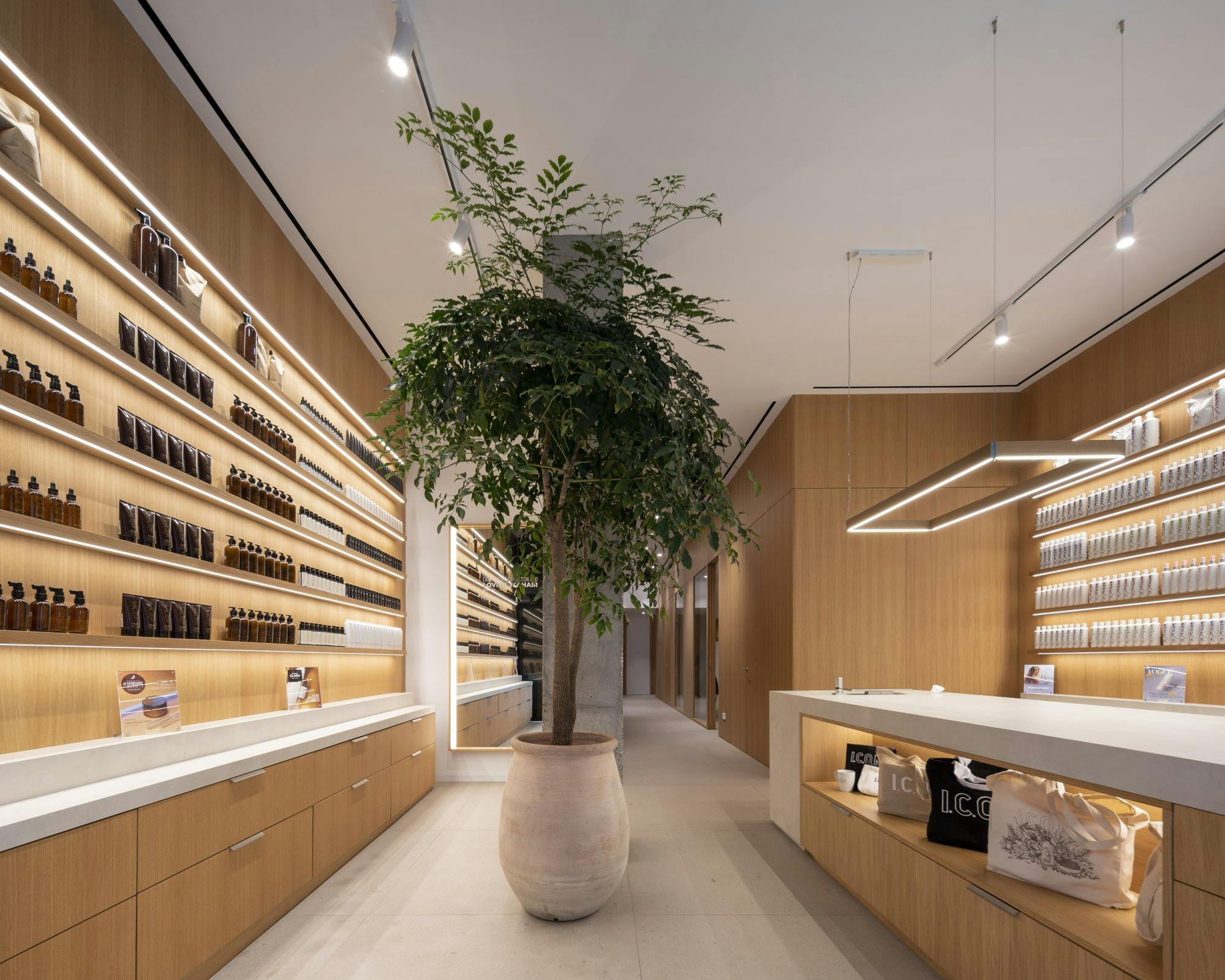 House of ICON (3) Image 49 of House of ICON 3.jpg?auto=format%2Ccompress&ixlib=php 3.3 in Monreve Brasserie: French elegance in Turkey with Silestone - Cosentino