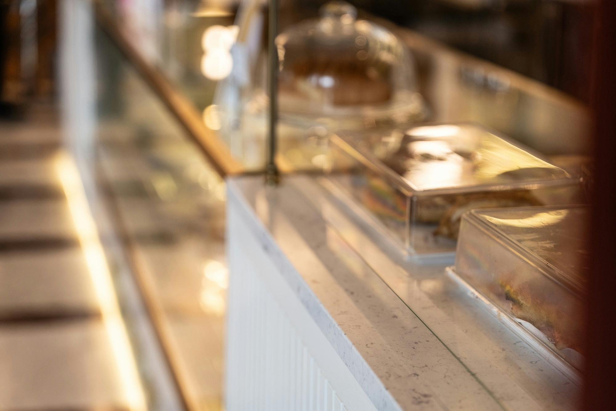 Monreve Brasserie (20) Image 34 of Monreve Brasserie 20.jpg?auto=format%2Ccompress&ixlib=php 3.3 in Monreve Brasserie: French elegance in Turkey with Silestone - Cosentino