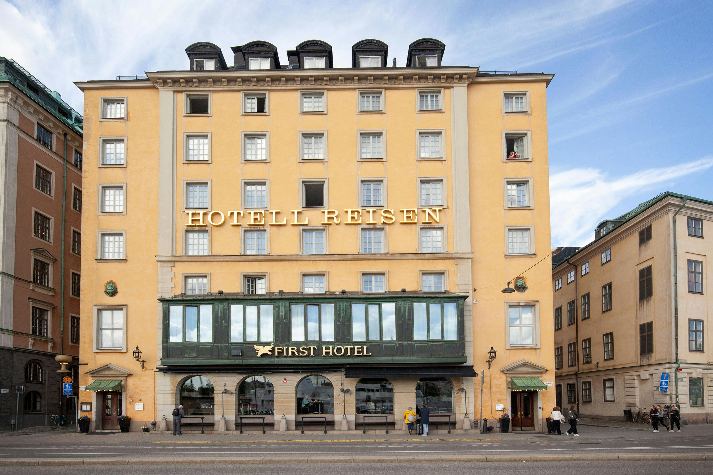 Image of 0 Exterior hotel.jpg?auto=format%2Ccompress&ixlib=php 3.3 in Scandic Hamburger Börs Hotel - Cosentino