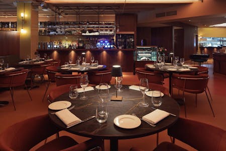 Image of Big Mikes Restaurant 3.jpg?auto=format%2Ccompress&fit=crop&ixlib=php 3.3 in Badkamermeubilair - Cosentino
