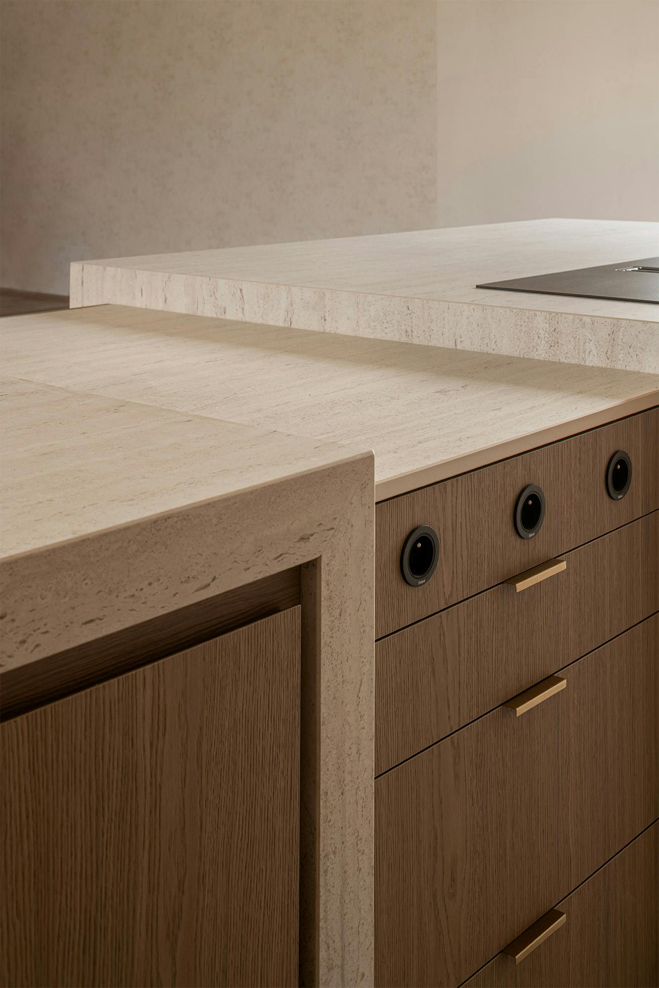 Kitchen-bros-marmorio Image 37 of Kitchen bros marmorio.jpg?auto=format%2Ccompress&ixlib=php 3.3 in Laura Hindriks - Cosentino