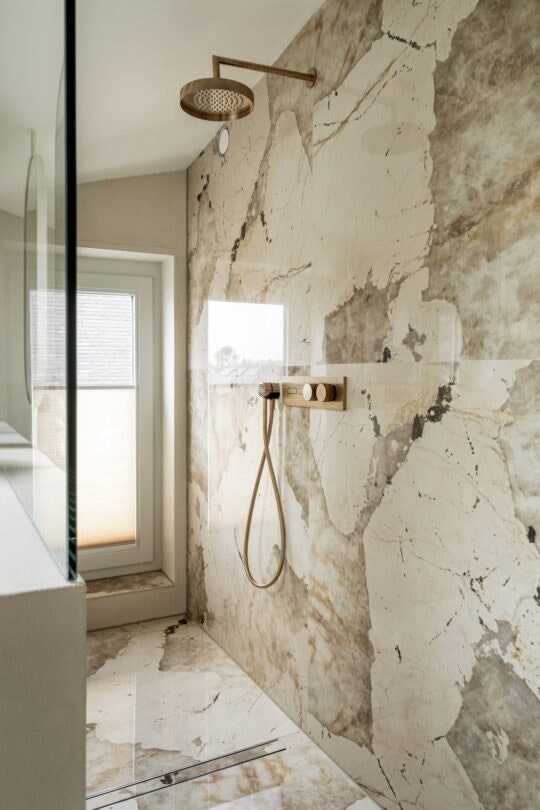 CiCi Bath (3) CiCi Bath (3)