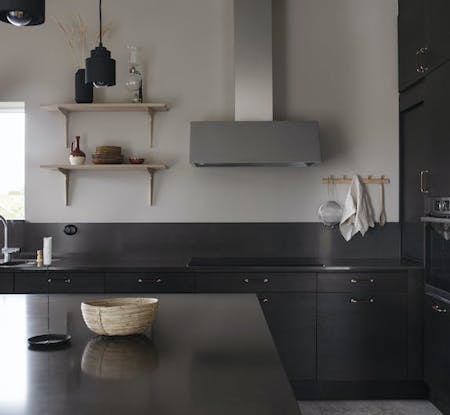 Image of Silestone Calypso Kitchen by Photographer @alicej.se 6.jpg?auto=format%2Ccompress&fit=crop&ixlib=php 3.3 in Case Study: Karine Köngs minimalistiske kjøkken - Cosentino