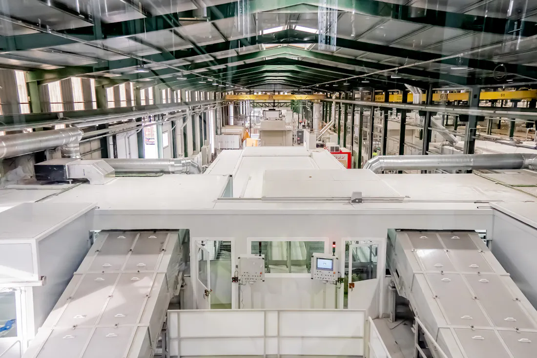 Inside_Factory_Cosentino_HQ_Almeria-1 Image 34 of Inside Factory Cosentino HQ Almeria 1.jpg?auto=format%2Ccompress&fit=crop&ixlib=php 3.3 in Cosentino lanserer Éclos® – en ny generasjon mineralske overflater med Inlayr®-teknologi - Cosentino