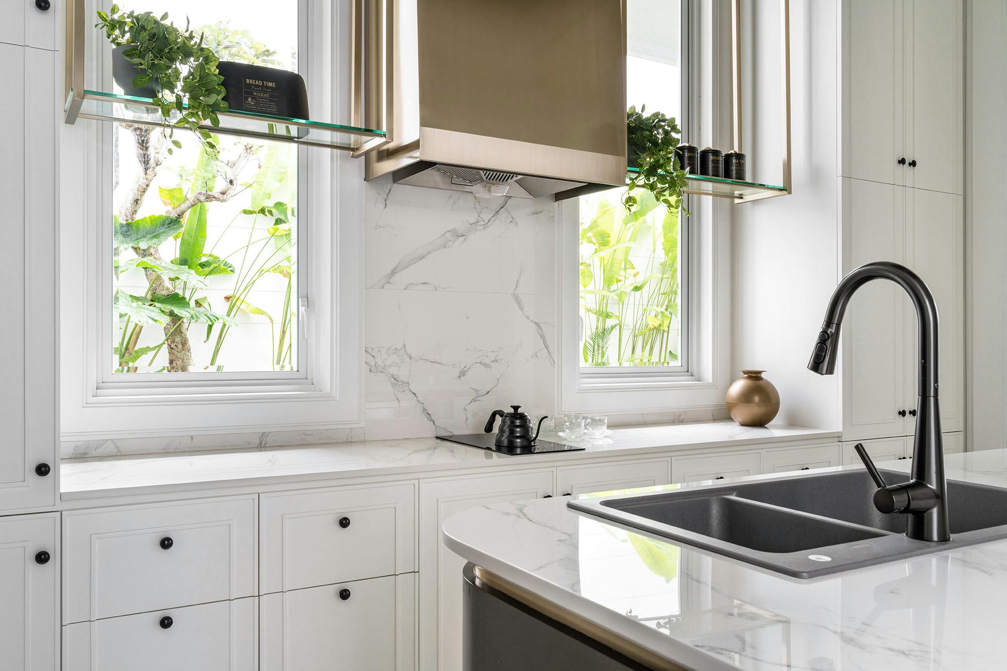 Image 44 of SM Residence by align 1.jpg?auto=format%2Ccompress&ixlib=php 3.3 in A luxurious kitchen refined with two Dekton colours inspired by the finest marble - Cosentino